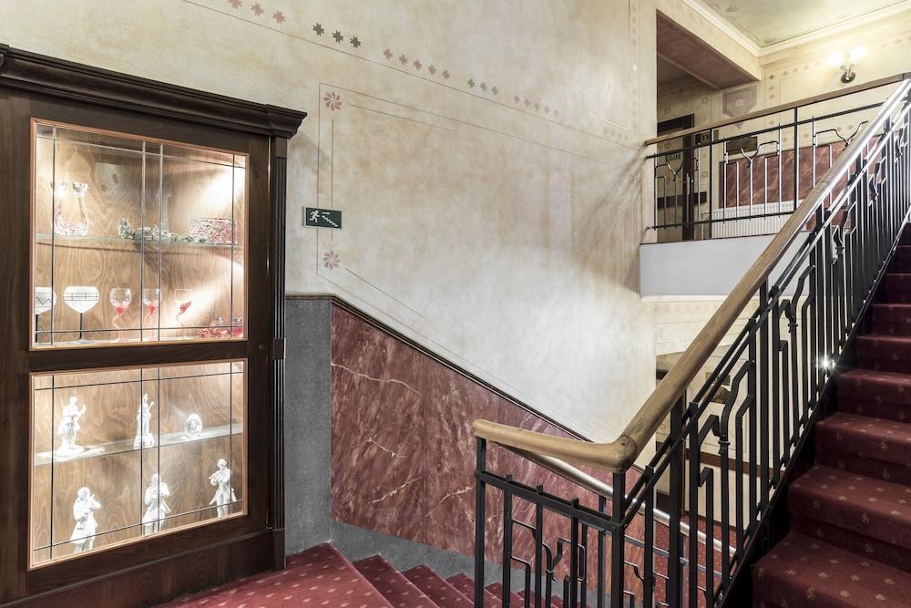 Meteor Plaza Otel 4*