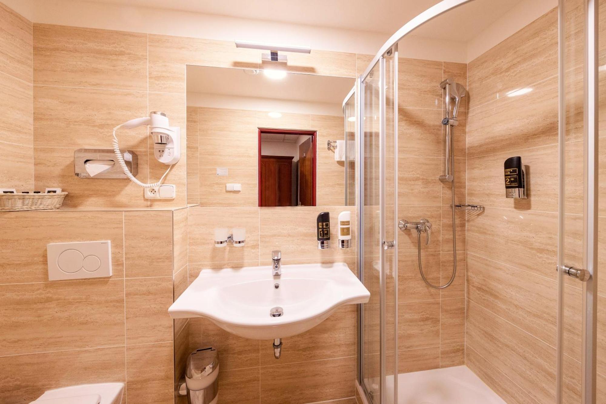 Meteor Plaza Otel 4*